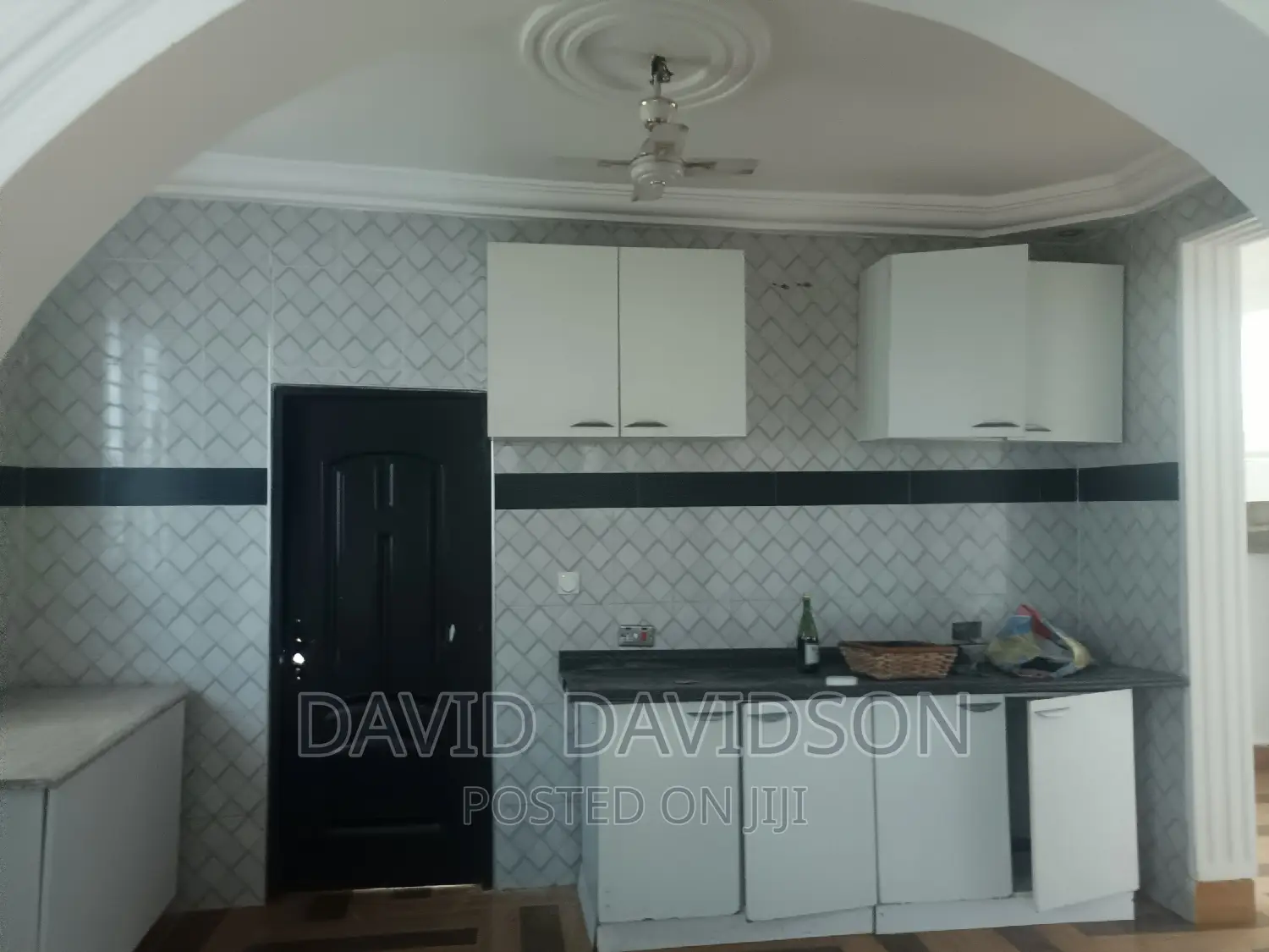 4bdrm Mansion in Executive 4 Bedroom, Tema Metropolitan for rent