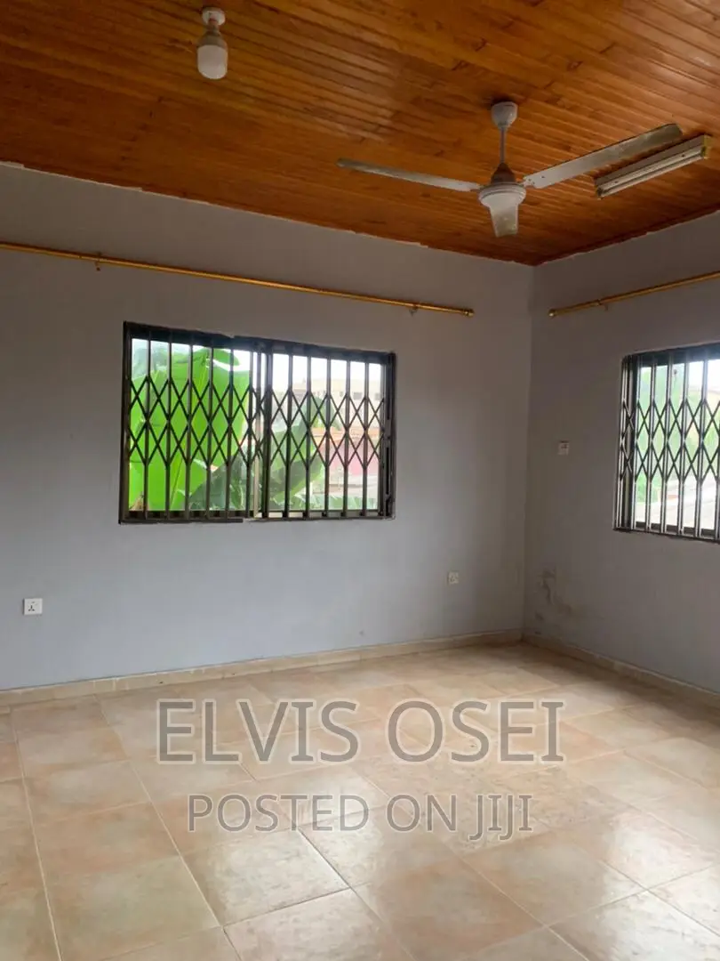 2bdrm Apartment in Awoshie Alang for rent