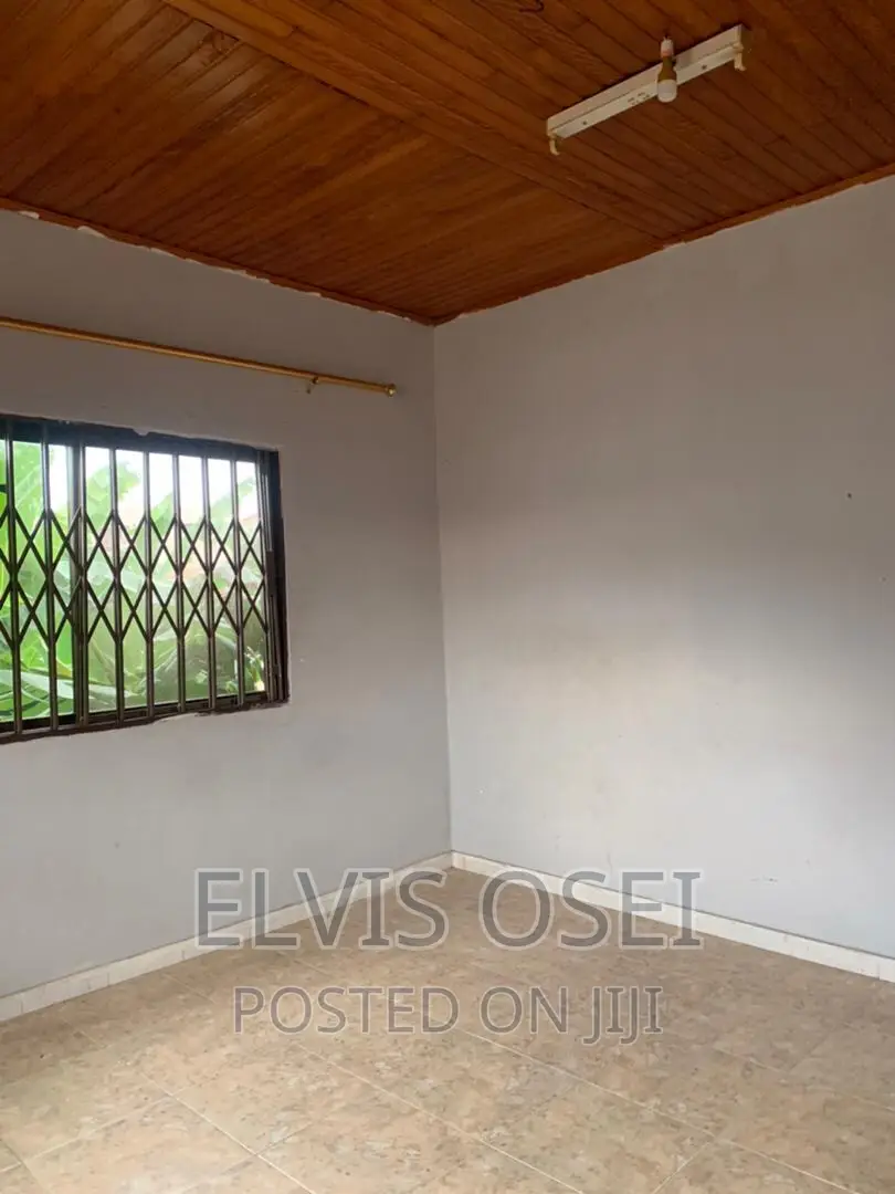 2bdrm Apartment in Awoshie Alang for rent