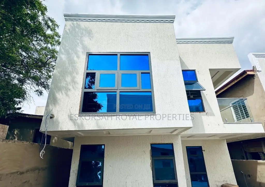 2bdrm House in Ashaley Botwe for sale