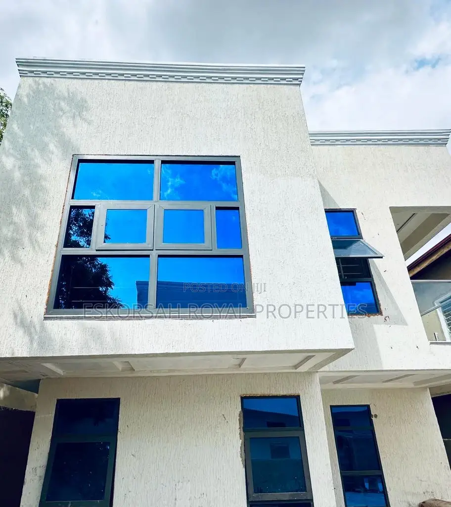 2bdrm House in Ashaley Botwe for sale