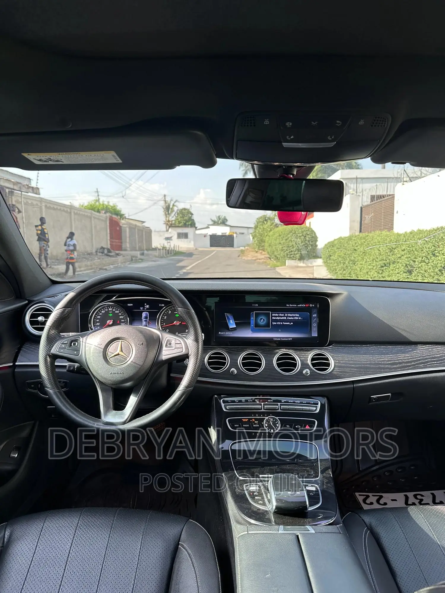 Mercedes-Benz E300 2017 Black