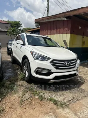 Hyundai Santa Fe SE FWD 2018 White