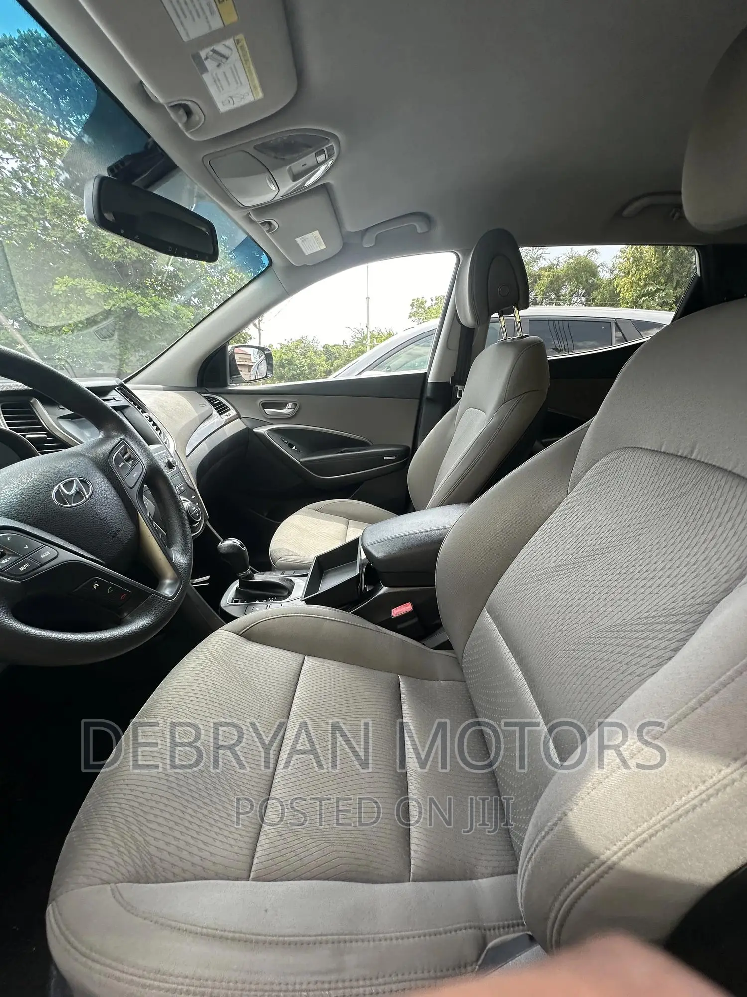 Hyundai Santa Fe SE FWD 2018 White