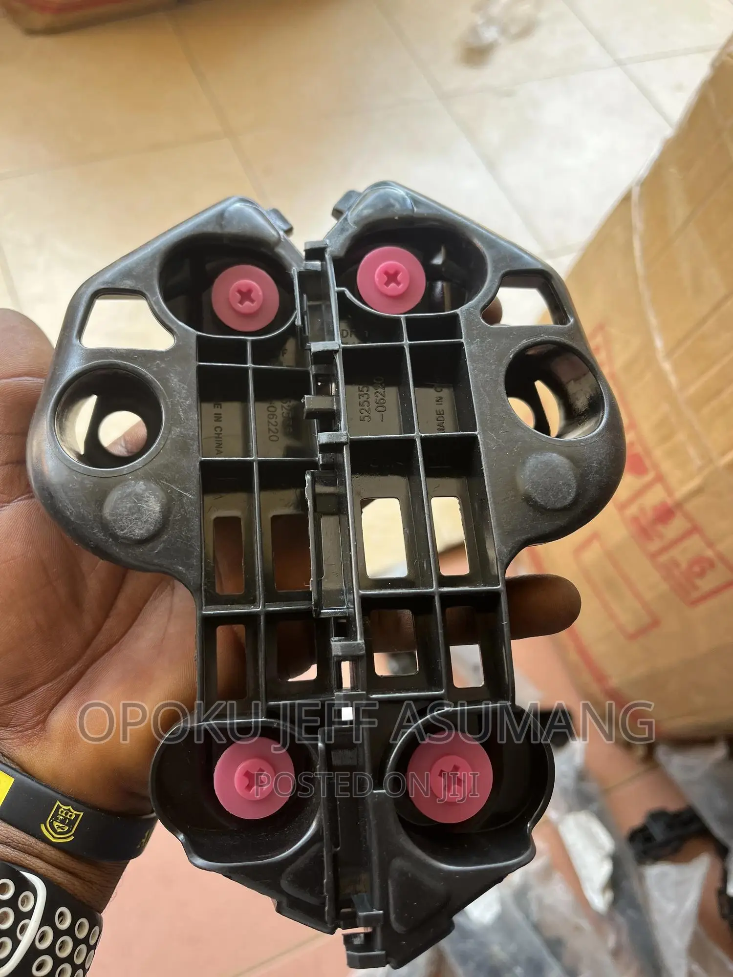 Camry 2018-2022 Fender Bracket