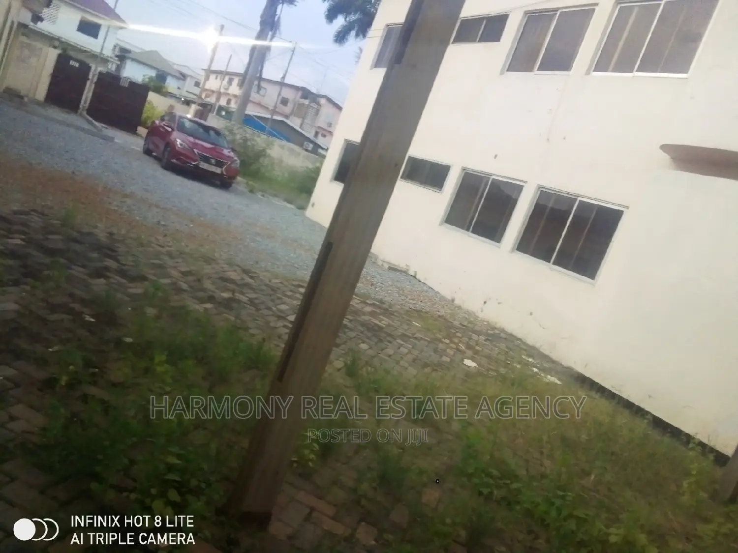 13bdrm House in Dzorwulu for rent