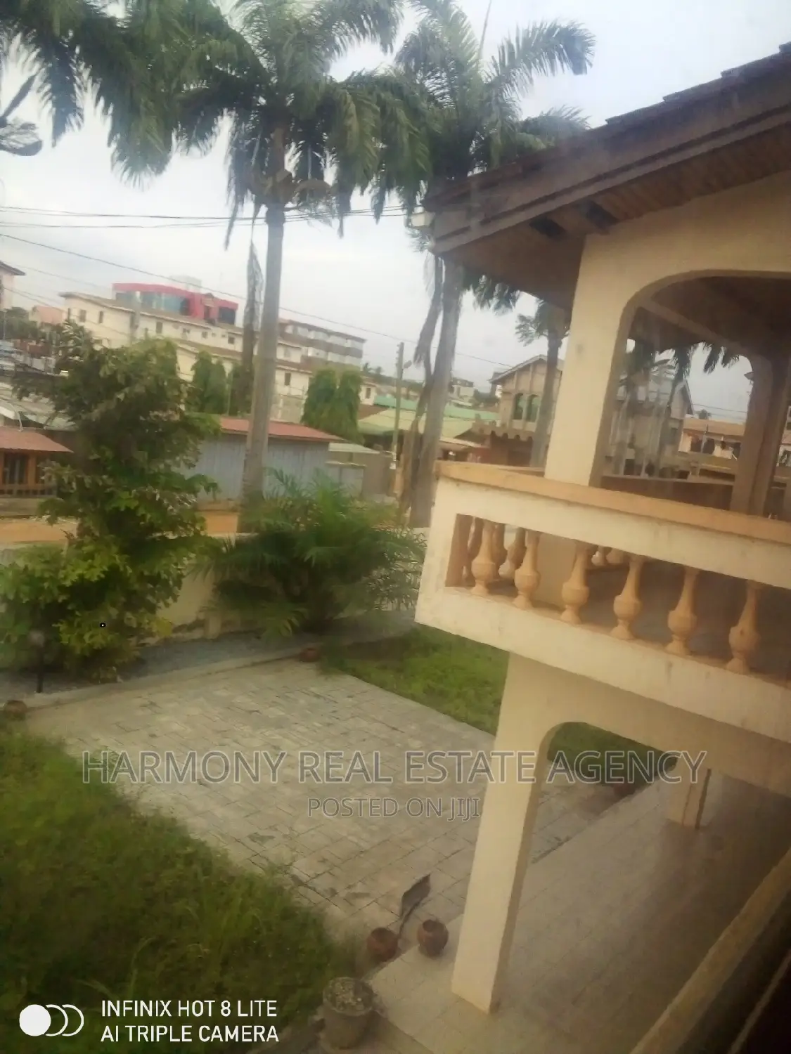 13bdrm House in Dzorwulu for rent