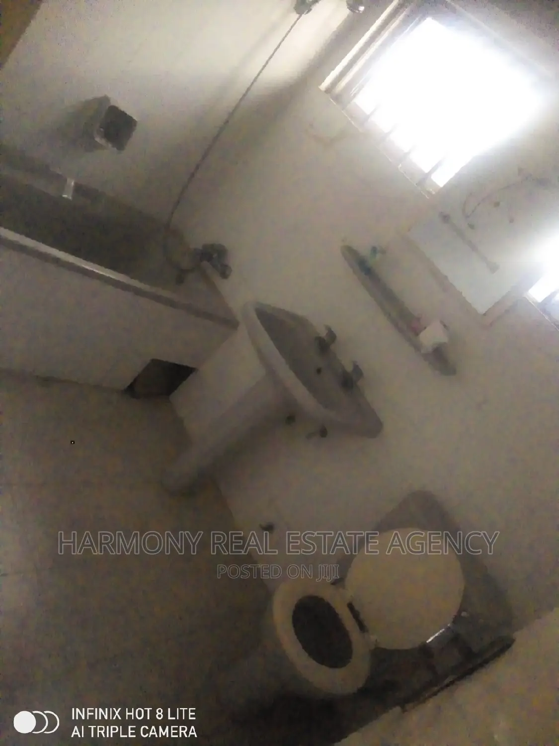 13bdrm House in Dzorwulu for rent