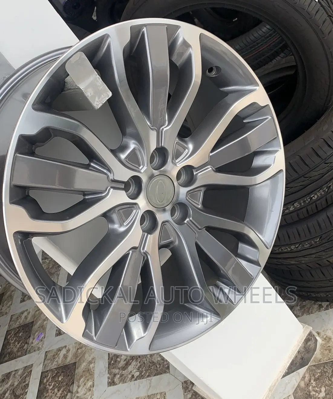 Range Rover Alloy Rim