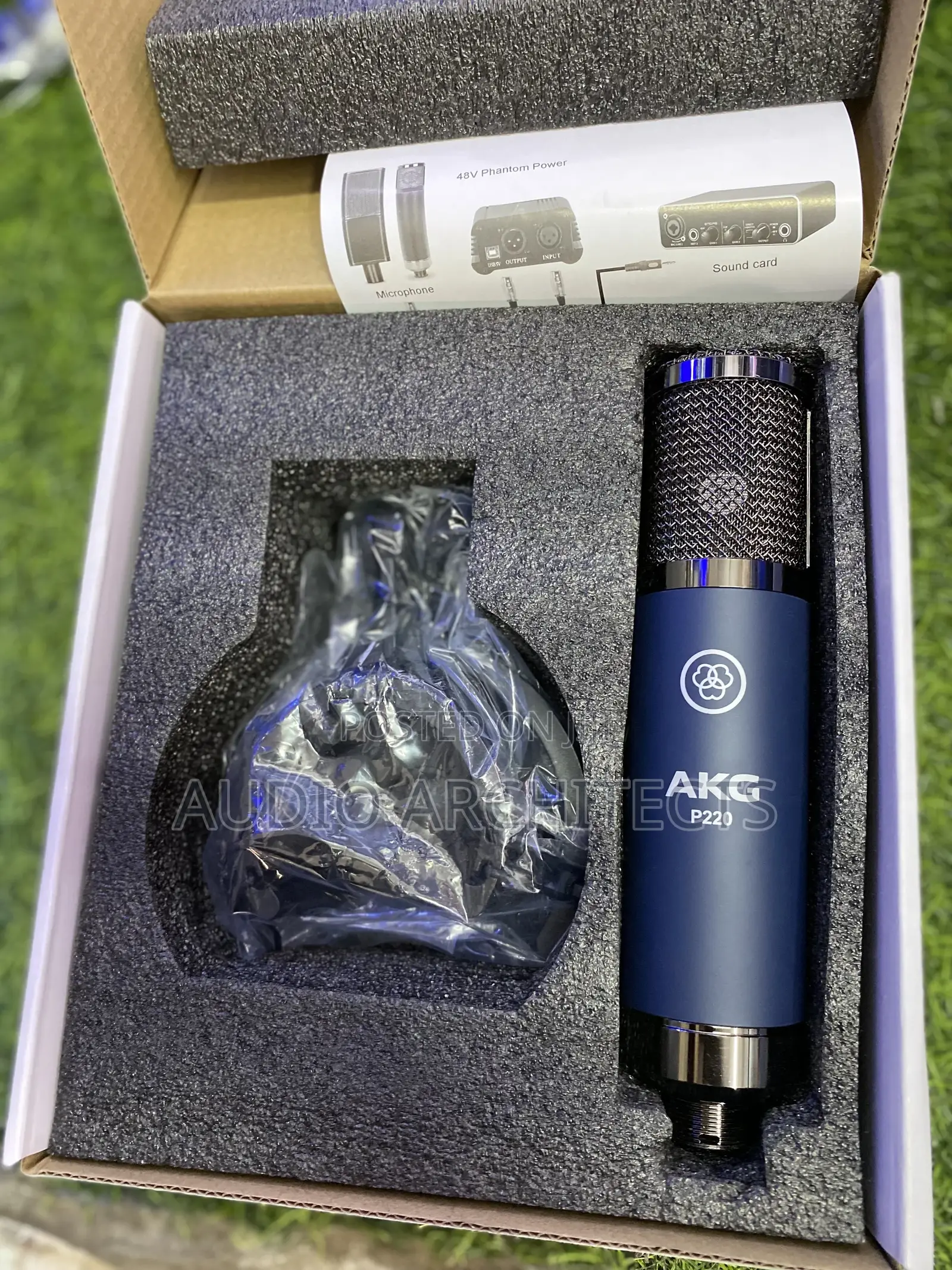 Studio Microphone AKG P220