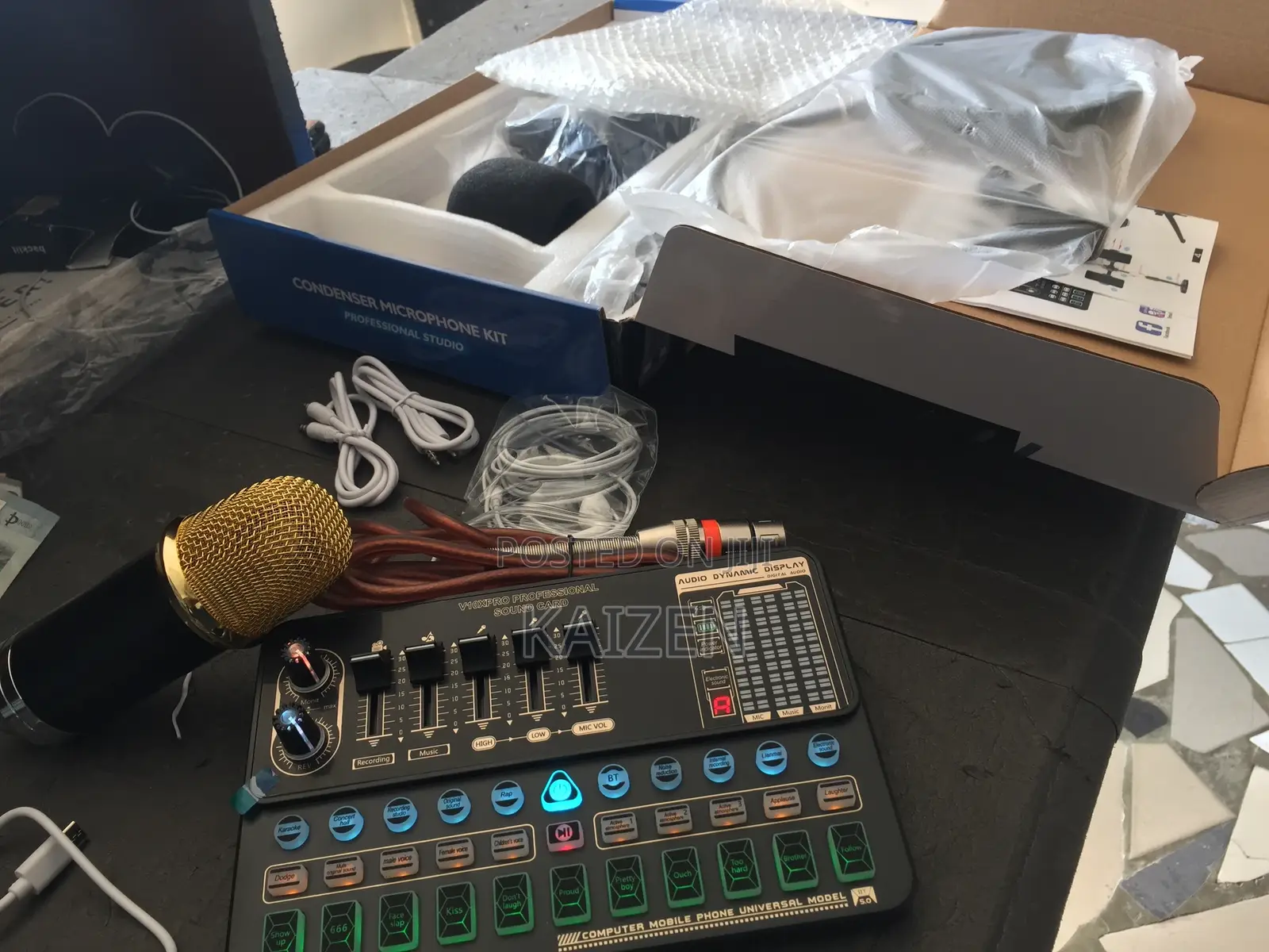 BM900 Microphone Condenser With V10s Pro Sound Card
