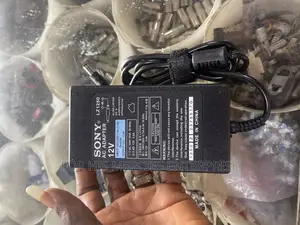 12 Volts Adapter 5 Amps