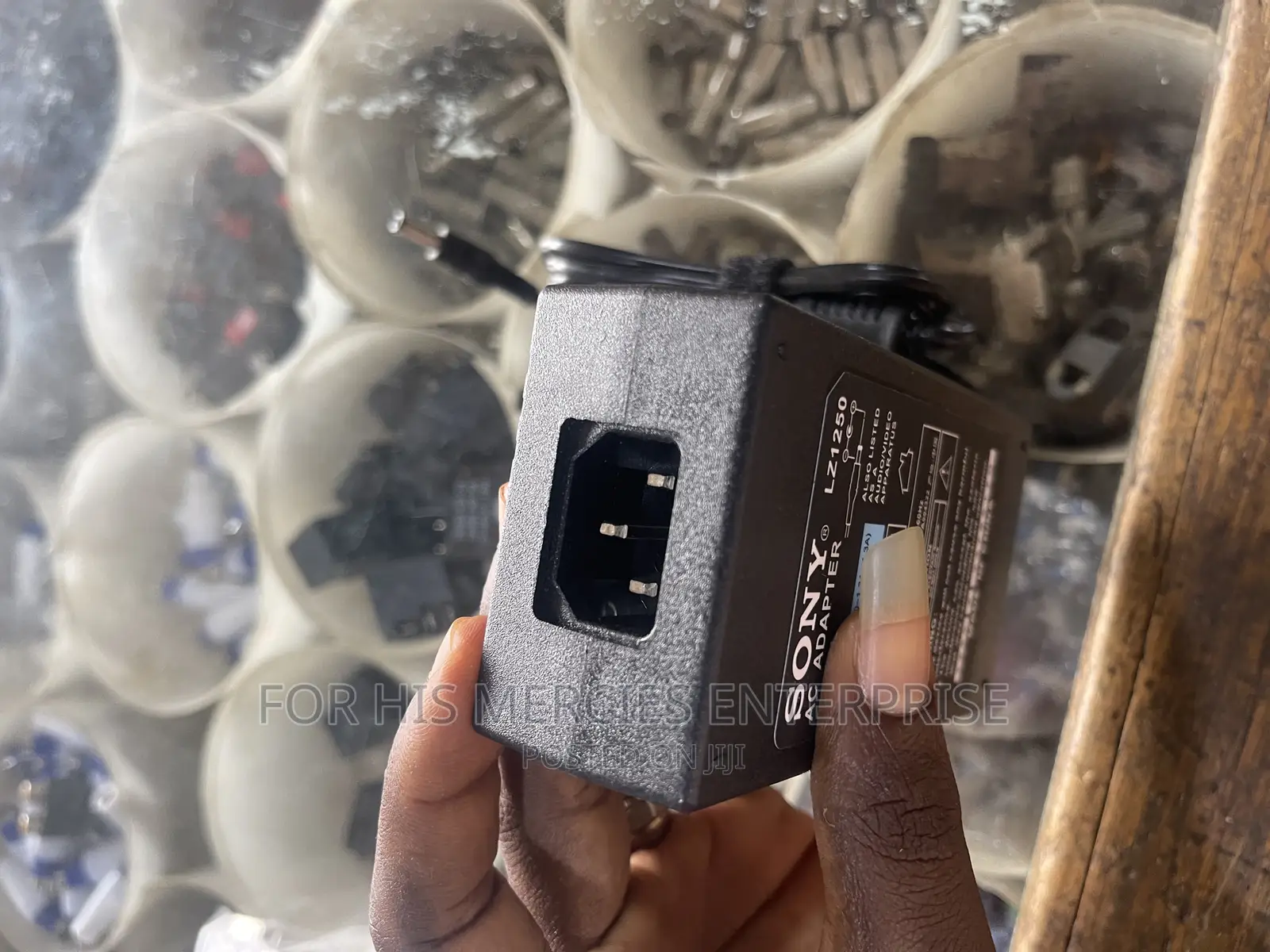 12 Volts Adapter 5 Amps