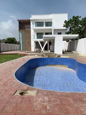 6bdrm Mansion in East Legon for sale
