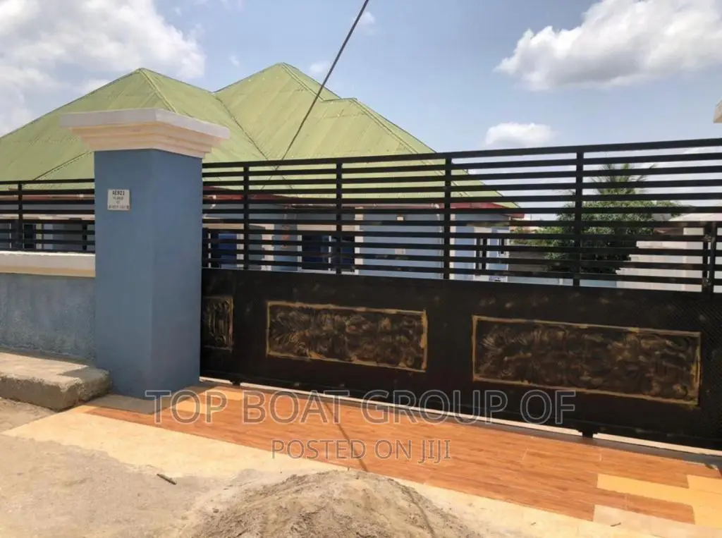 Furnished 5bdrm House in Top Boat Estate, Kumasi Metropolitan for sale