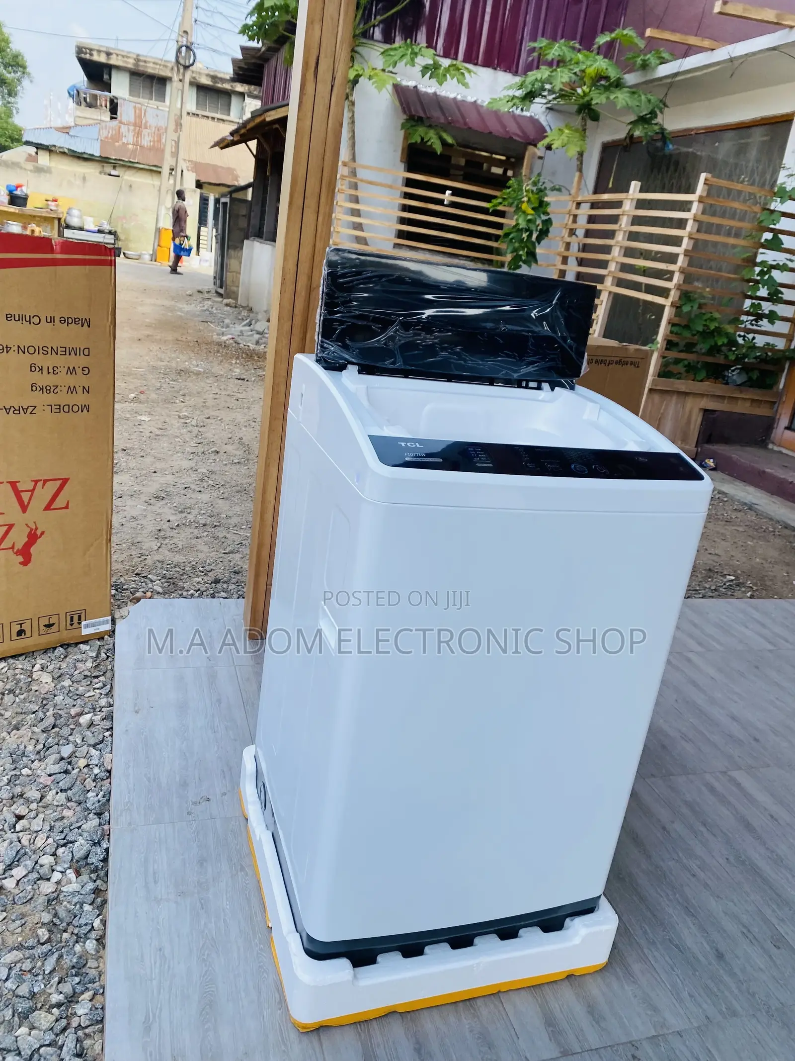 Shop Adorable TCL 8kg Semi-Automatic Washing Machine.