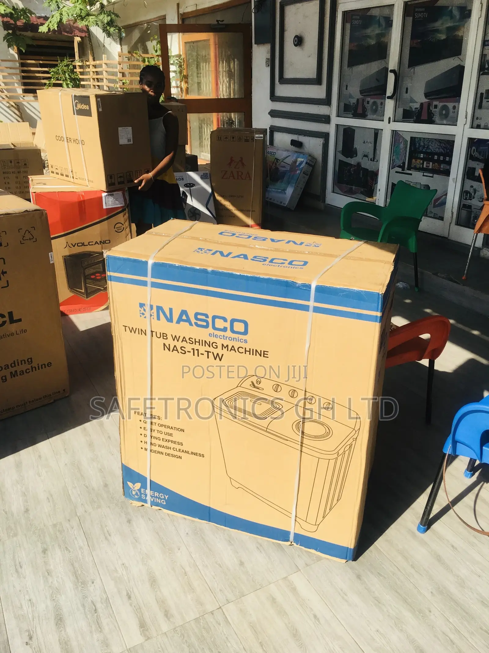Red Semiautomatic Nasco 11kg Topload White Washingmachine