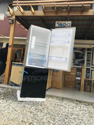 309 Liters Black Glass Doubledoor Bottomfreezer PF-400BG