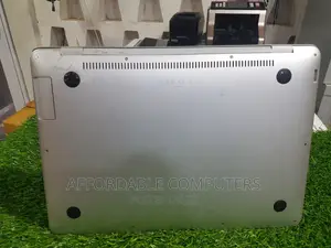 Laptop Apple MacBook Air 2011 2GB Intel SSD 128GB