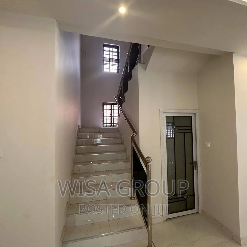 5bdrm Duplex in Wisa Groups, Accra Metropolitan for sale