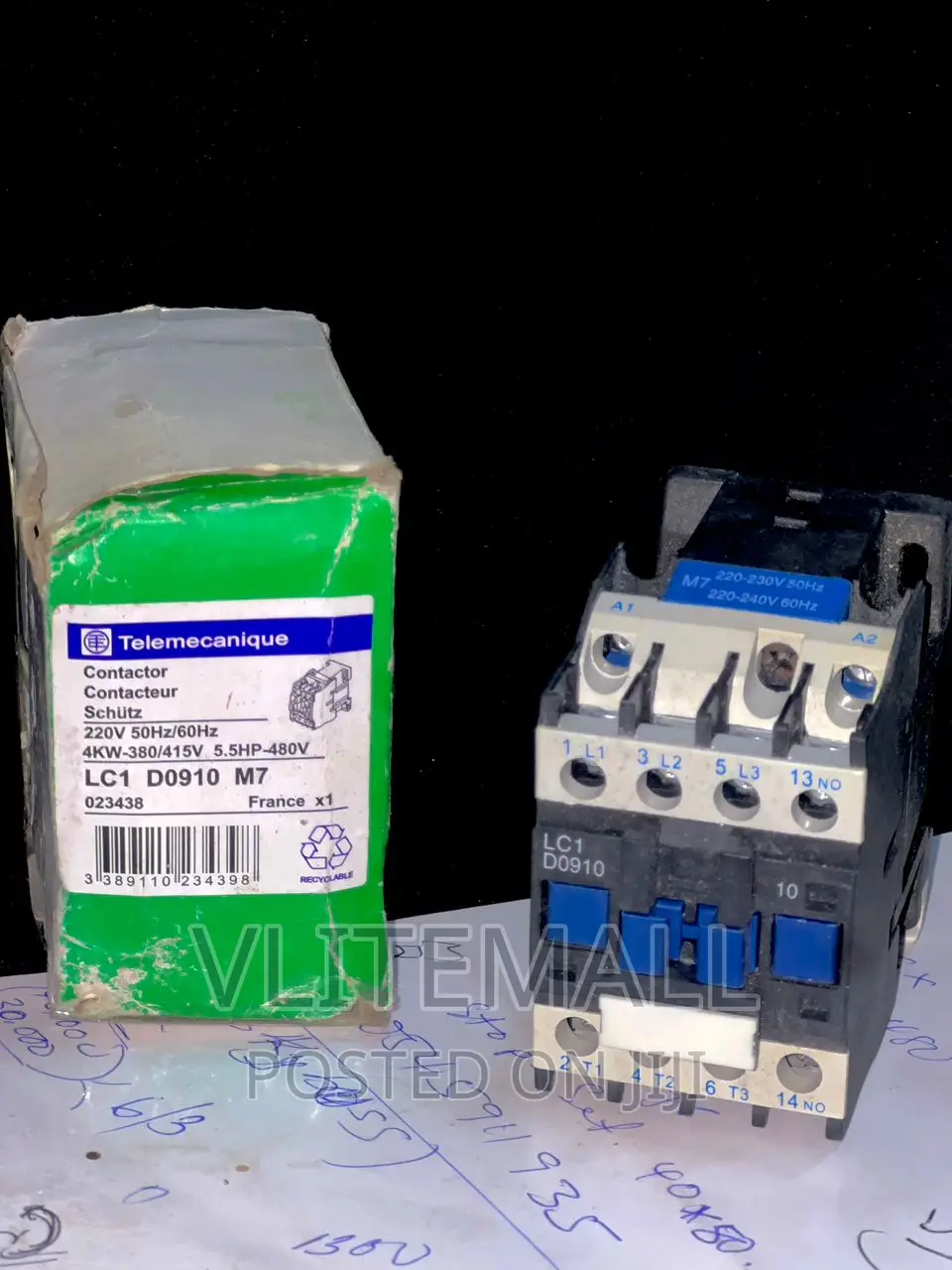 Schneider Telemecanique Contactor ( LC1-D0910-M7 )