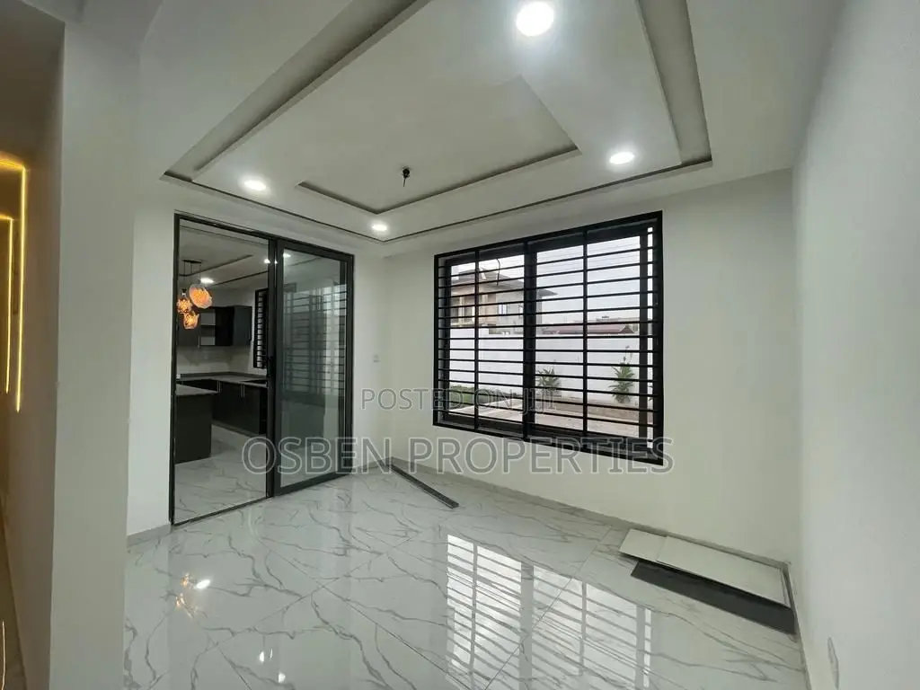4bdrm Duplex in Pleasant Properties, East Legon for sale
