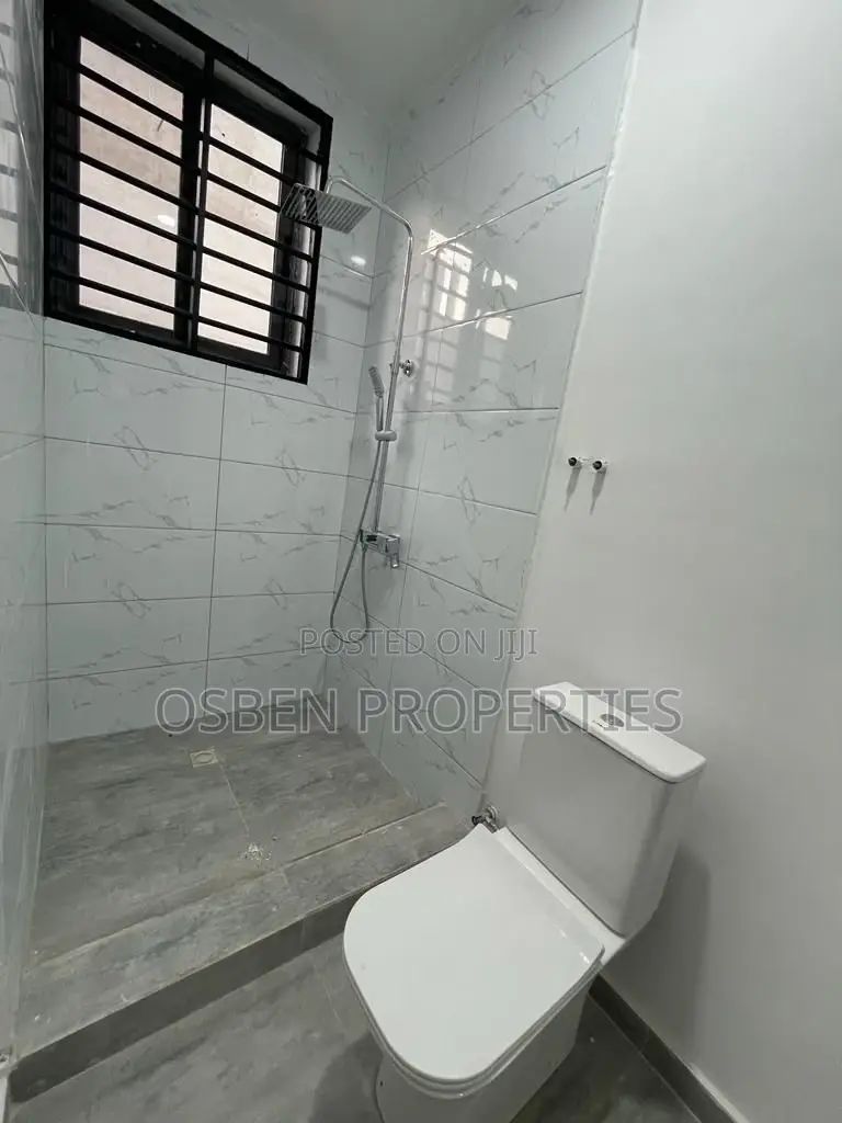 4bdrm Duplex in Pleasant Properties, East Legon for sale