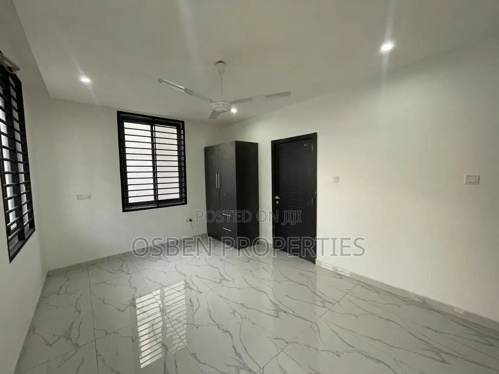4bdrm Duplex in Pleasant Properties, East Legon for sale