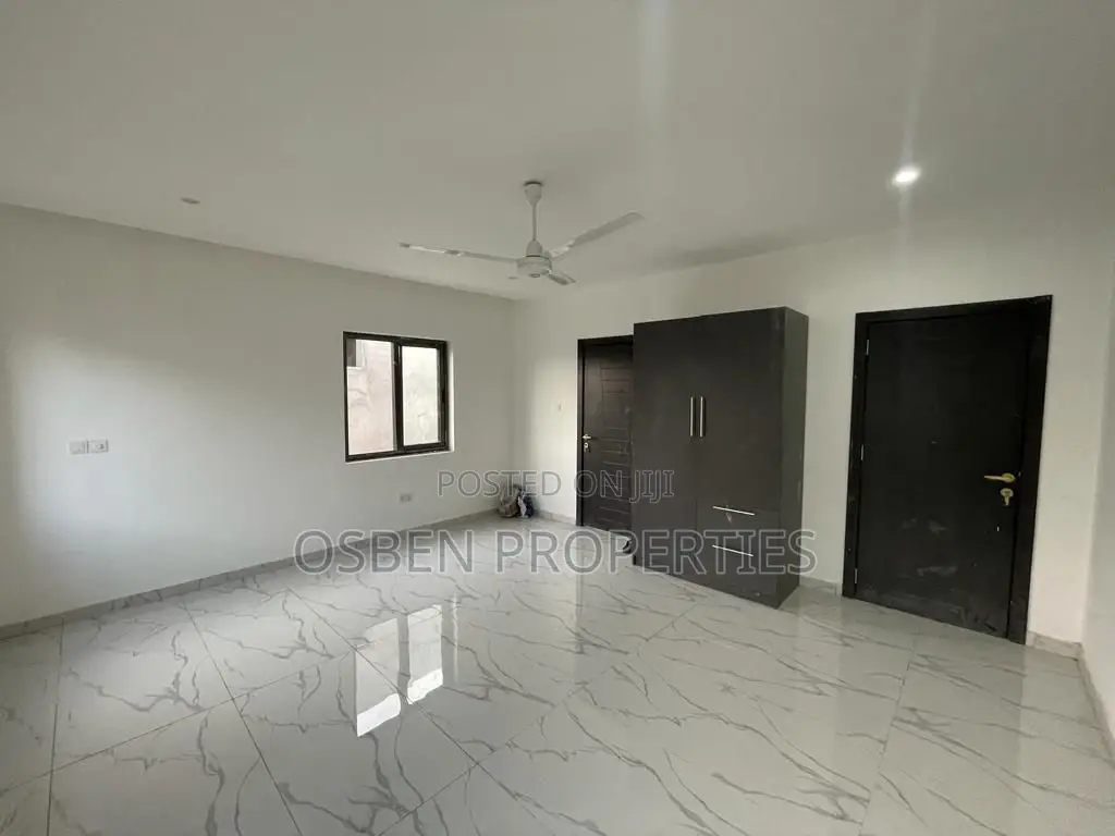 4bdrm Duplex in Pleasant Properties, East Legon for sale