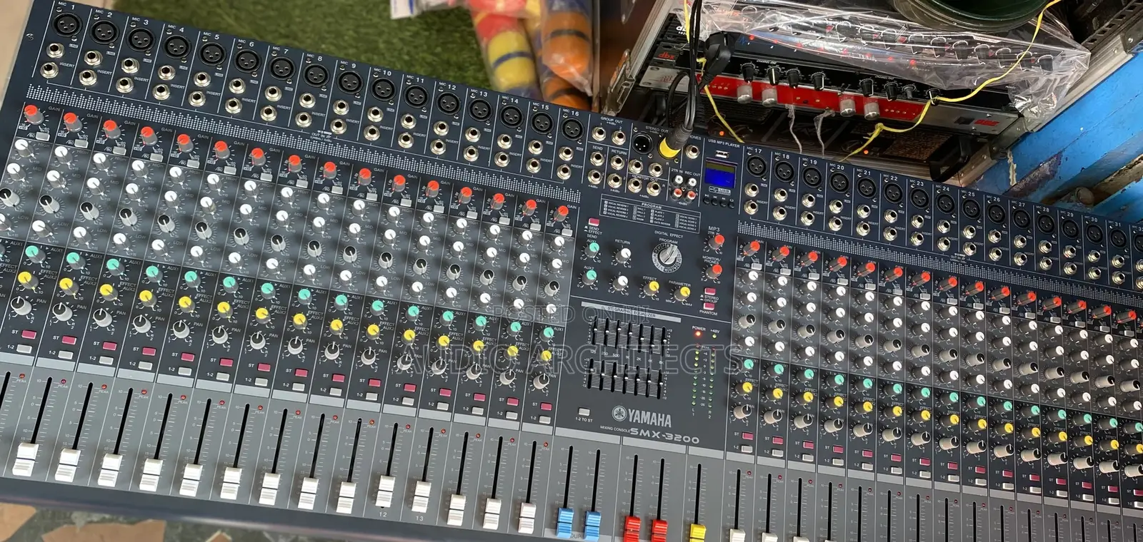 Yamaha 32 Channel Analog Mixer (SRX-3200)