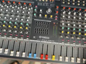 Yamaha 32 Channel Analog Mixer (SRX-3200)