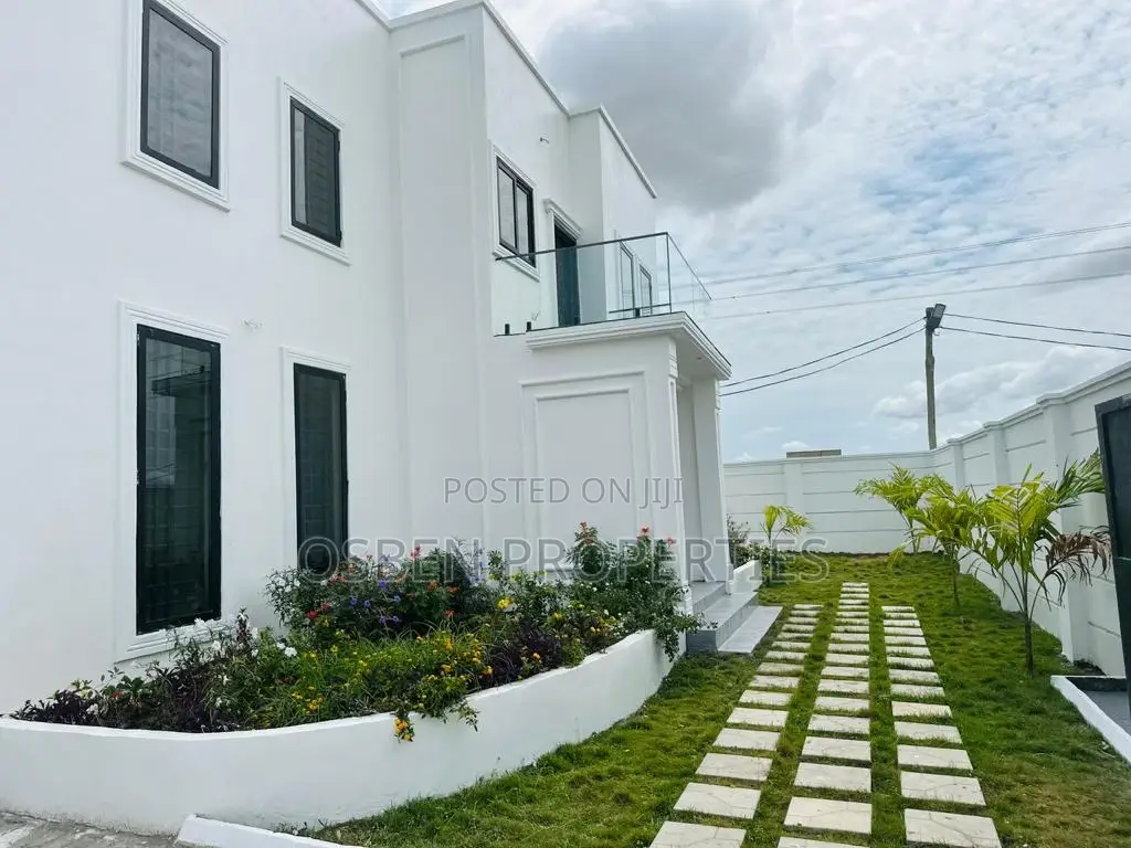 Furnished 5bdrm Duplex in Pleasant Properties, East Legon for sale