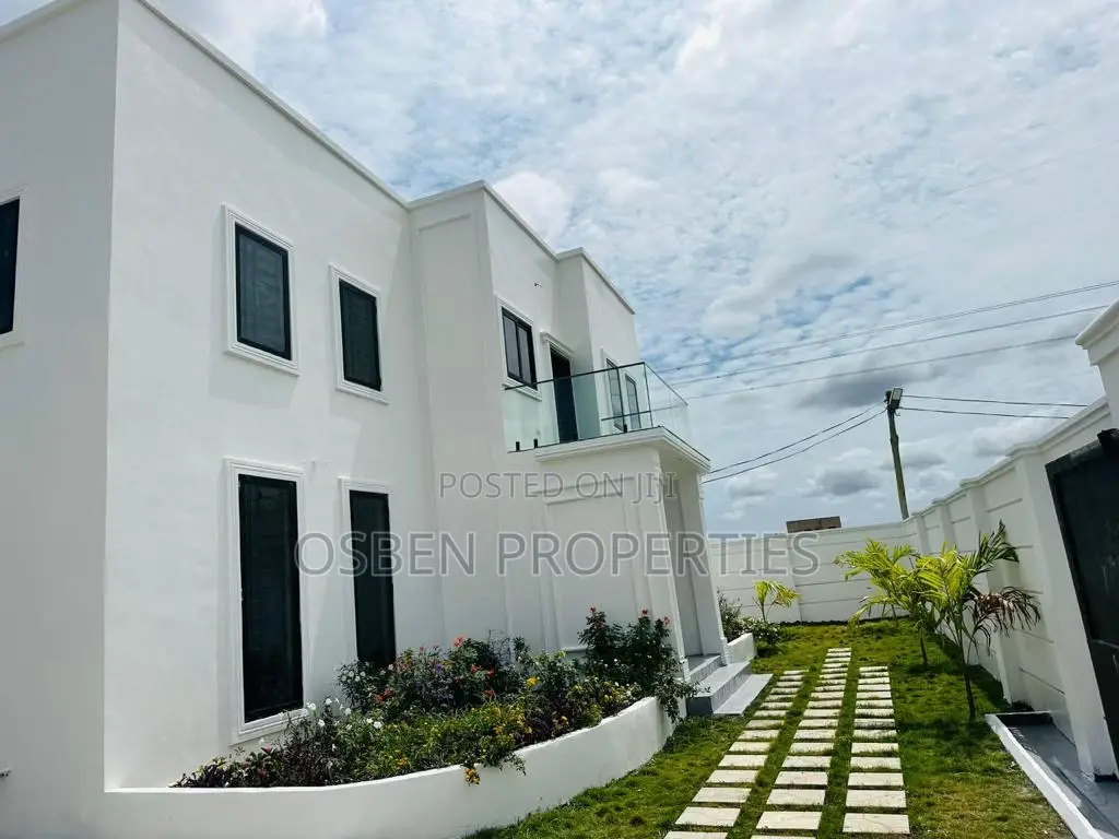 Furnished 5bdrm Duplex in Pleasant Properties, East Legon for sale