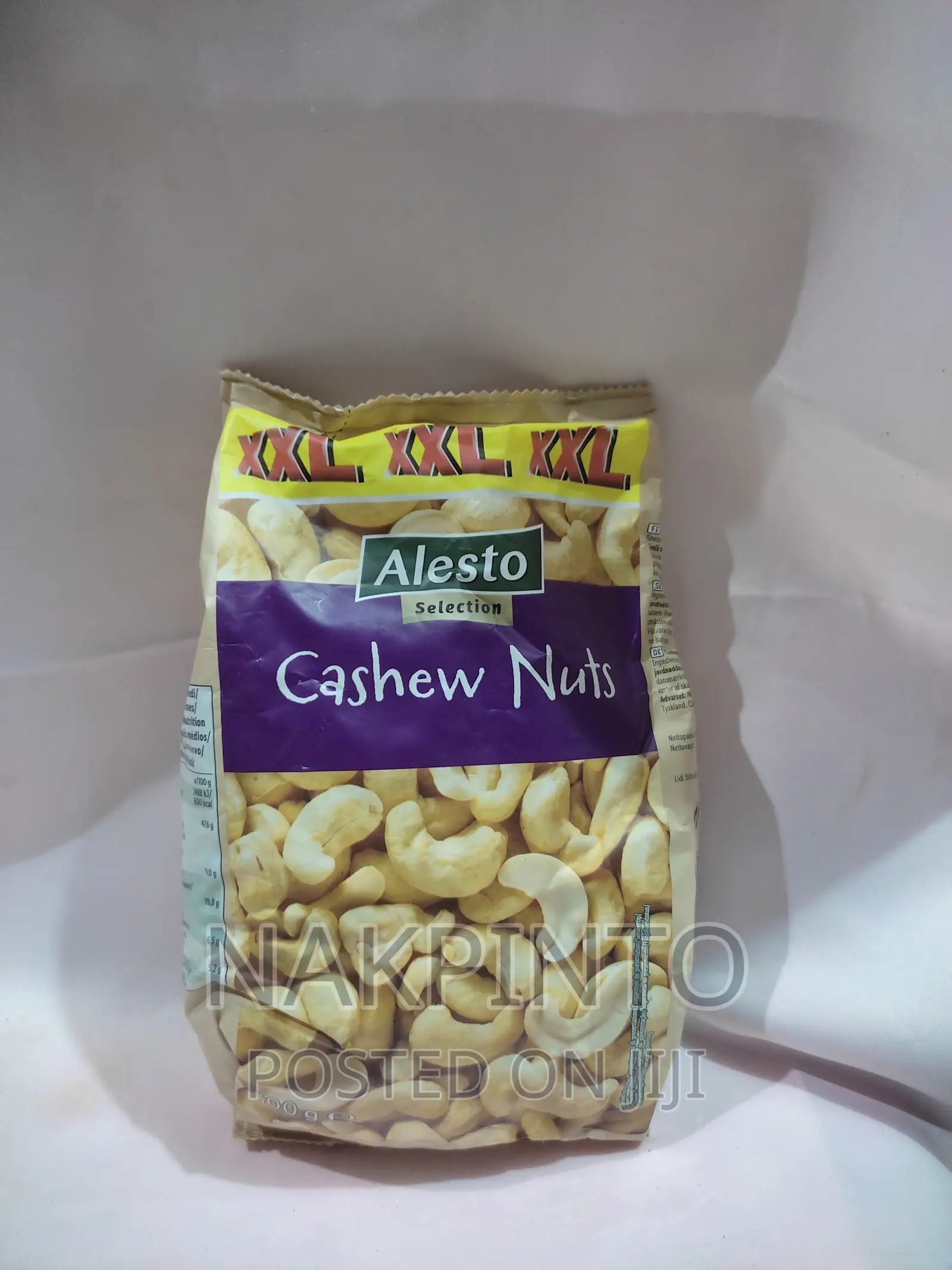Cashew Nuts, Almond Nuts, Walnuts, Pistachio, Pecan Nuts Etc in Circle Meals & Drinks