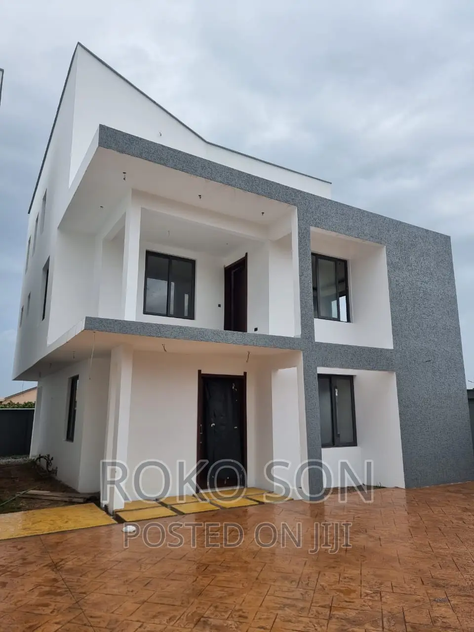 4bdrm Duplex in Dr Roko, Abelemkpe for sale