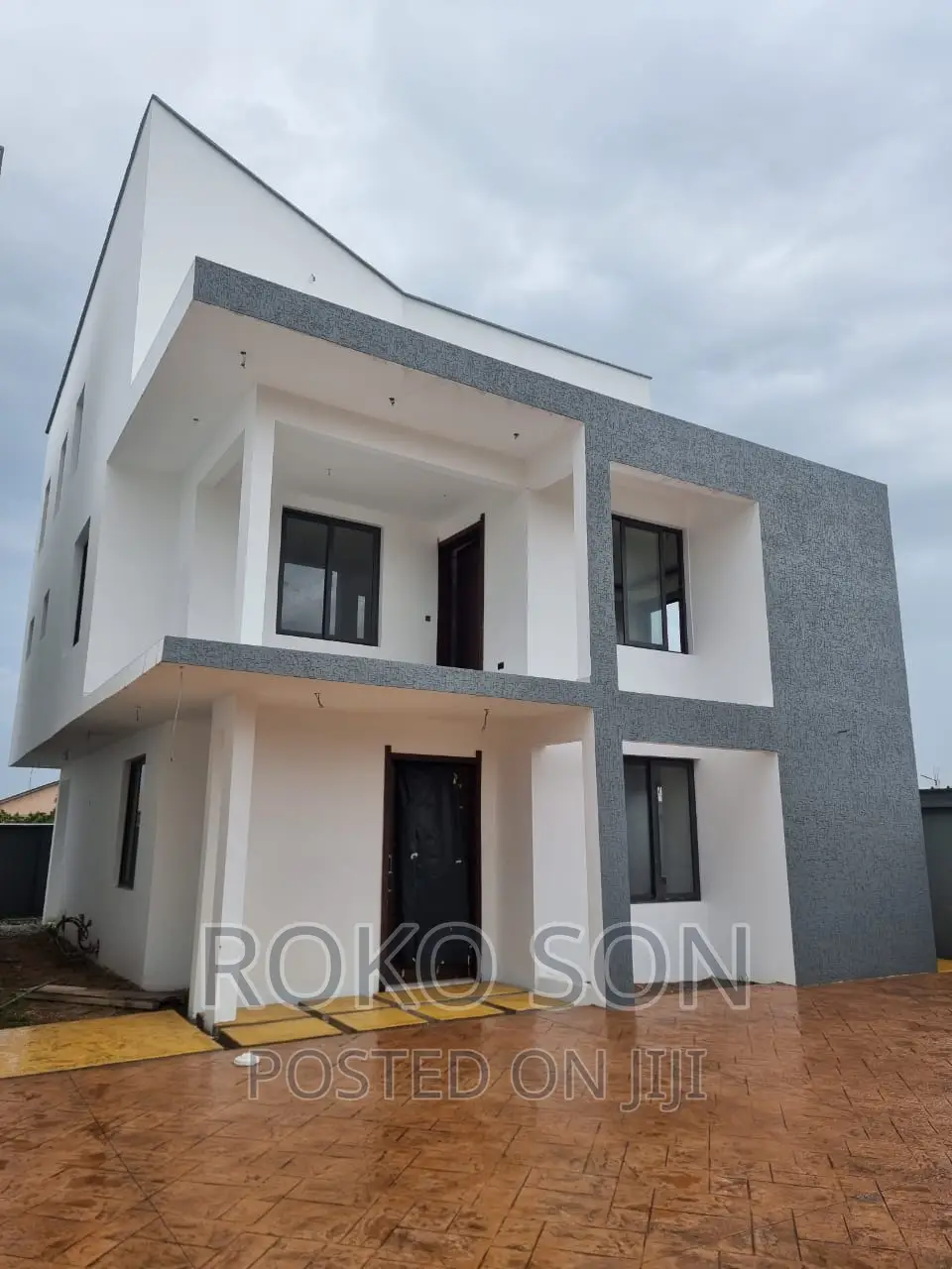 4bdrm Duplex in Dr Roko, Abelemkpe for sale
