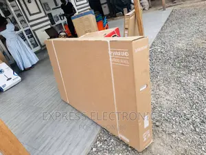 Tizen UHD Smart Samsung 65”Cu7100 With a Remote