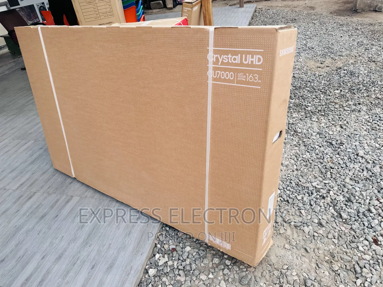 Very Slim Sleek UHD Smart Samsung 65”Cu8000