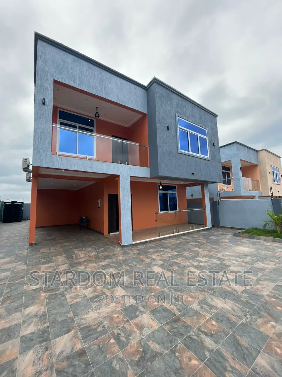 4bdrm Duplex in Oyarifa Mall Area for rent