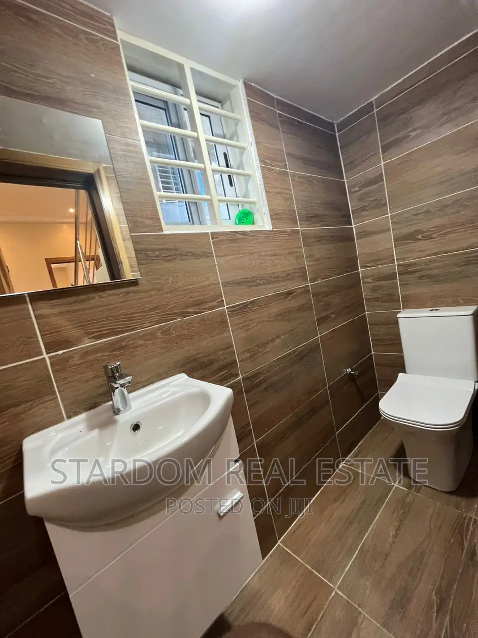 4bdrm Duplex in Oyarifa Mall Area for rent