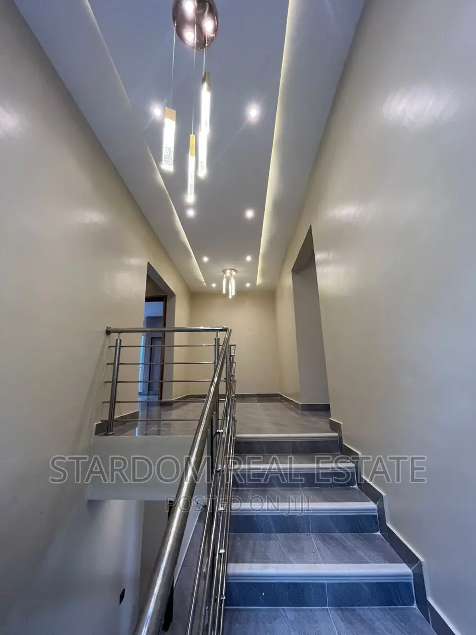 4bdrm Duplex in Oyarifa Mall Area for rent