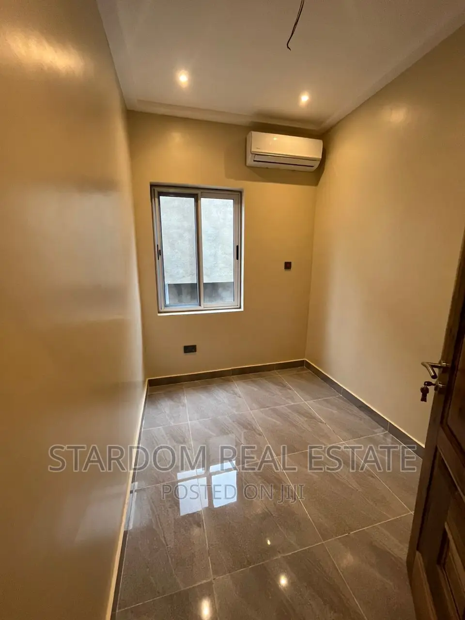 4bdrm Duplex in Oyarifa Mall Area for rent