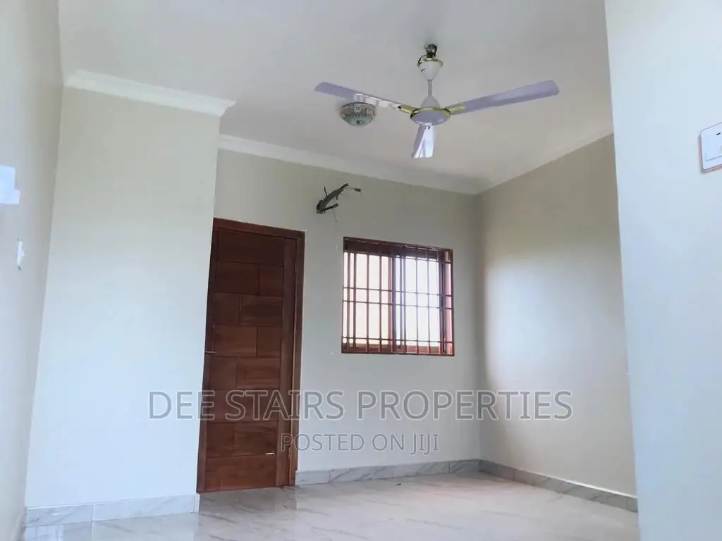 4bdrm House in Tse Addo Round About, Labadi for sale
