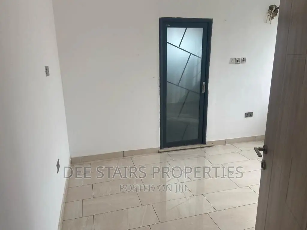 4bdrm House in Tse Addo Round About, Labadi for sale