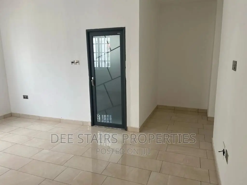 4bdrm House in Tse Addo Round About, Labadi for sale