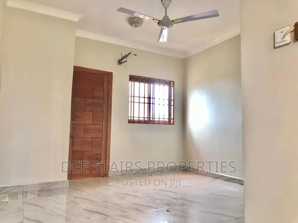 4bdrm House in Tse Addo Round About, Labadi for sale