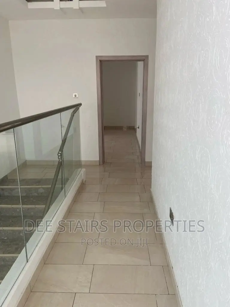 4bdrm House in Tse Addo Round About, Labadi for sale