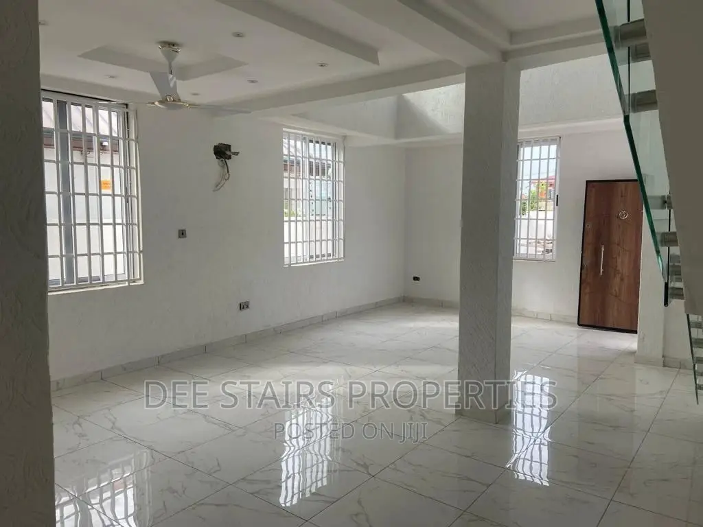 4bdrm House in Tse Addo Round About, Labadi for sale