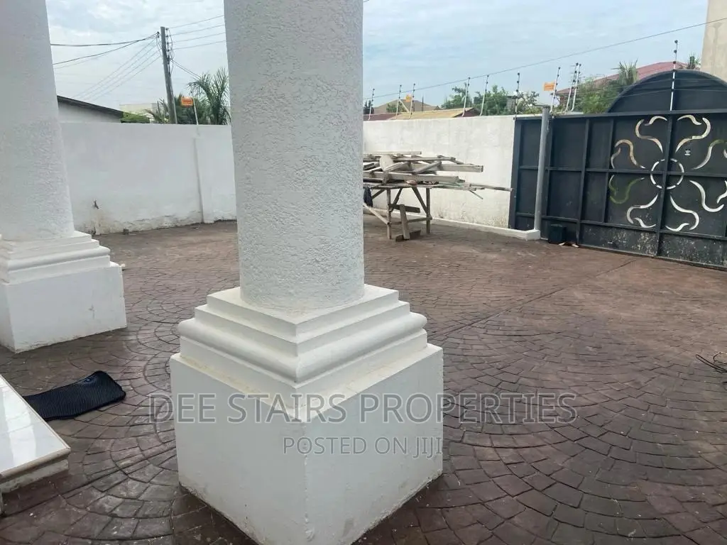 4bdrm House in Tse Addo Round About, Labadi for sale