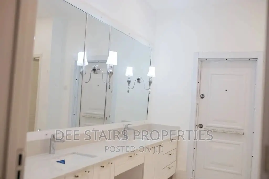 4bdrm House in East Airport for sale